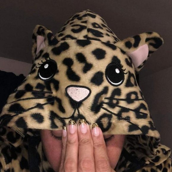 📌SOLD OUT📌🆕PLUS SIZE LEOPARD FLEECE ONESIE - Picture 4 of 13